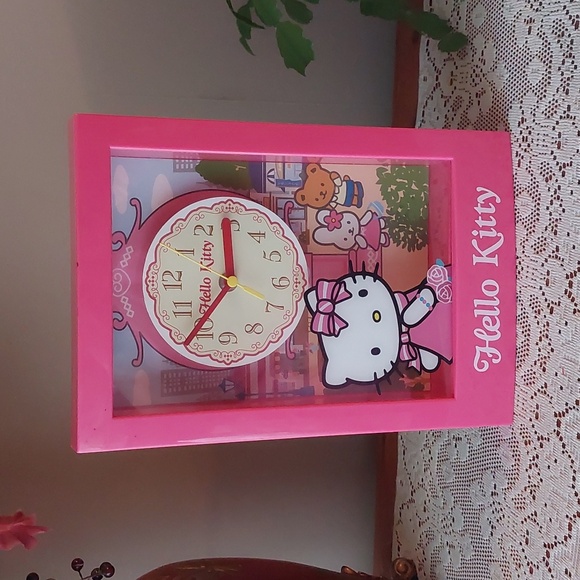 Hello Kitty Other - Sanrio Hello Kitty Pink Wall Clock City Home Decor 12.5"